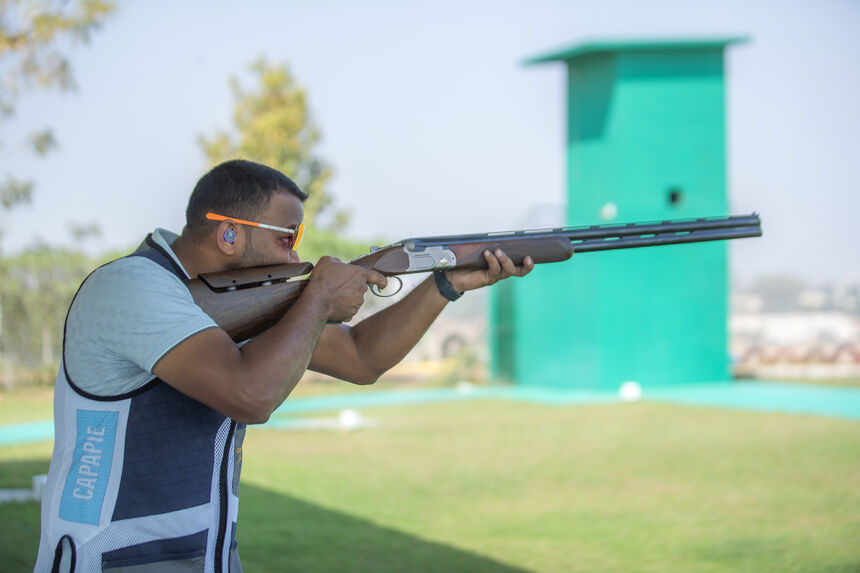 A shooter at the Crowne range, Valad